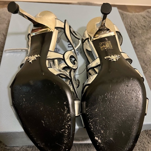 Prada silver designed sandals with fierce heel. - Picture 4 of 5